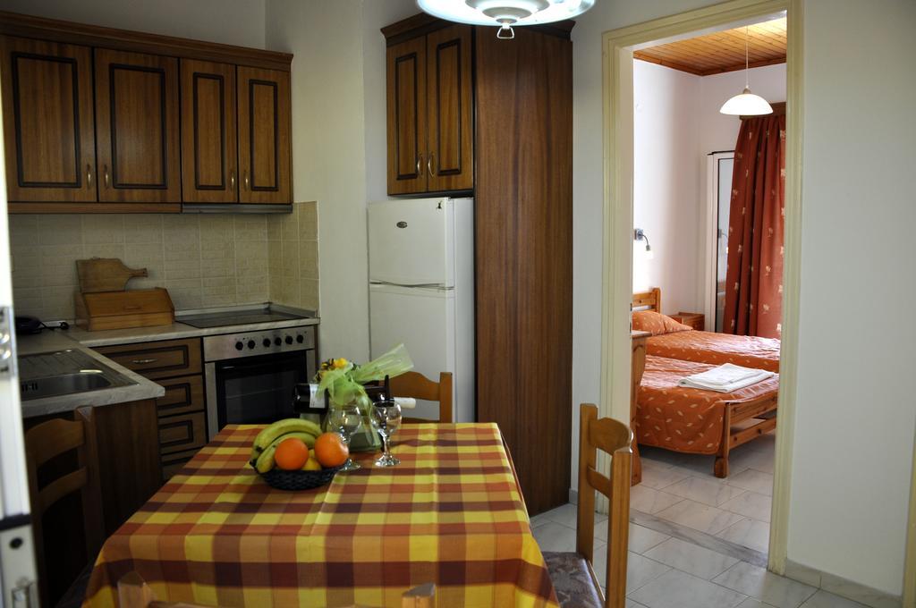 Stella'S Apartments Agios Gordios  Habitación foto